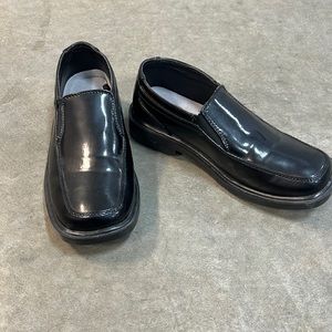 Boys Deer Stags black dress shoe “Brian” size 4.5